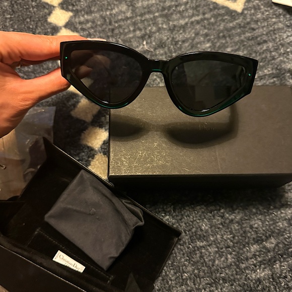 New 💚 RARE GREEN & Gold Dior cat eye Sunglasses - Picture 4 of 12